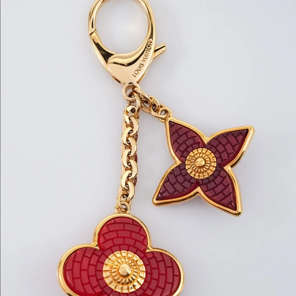 LOUIS VUITTON RED RESIN MOSAIC MONOGRAM FLOWER BAG CHARM
